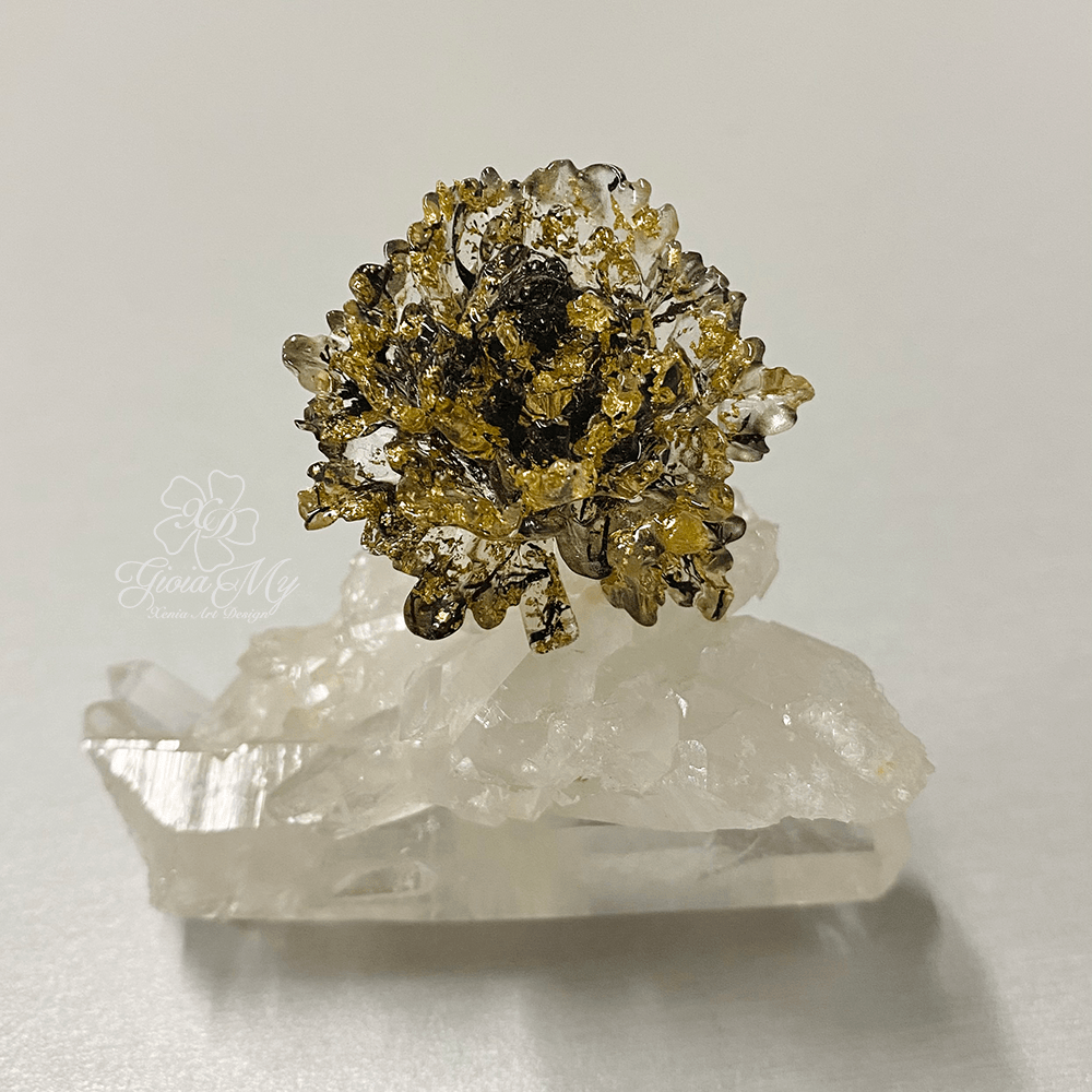 Anello fiore in resina, alghe e foglia d’oro