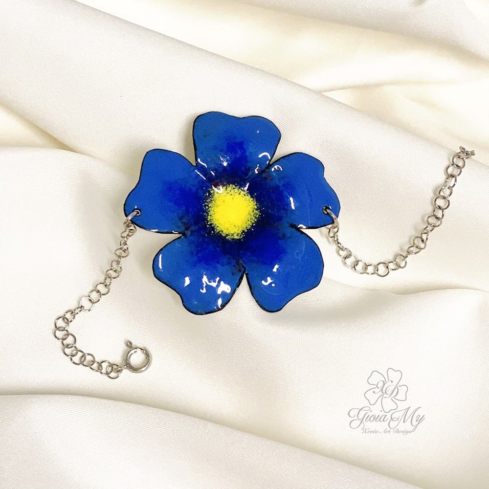 Bracciale blu con fiore di pervinca