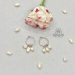 Orecchini artigianali cerchio 3 perle naturali bianche