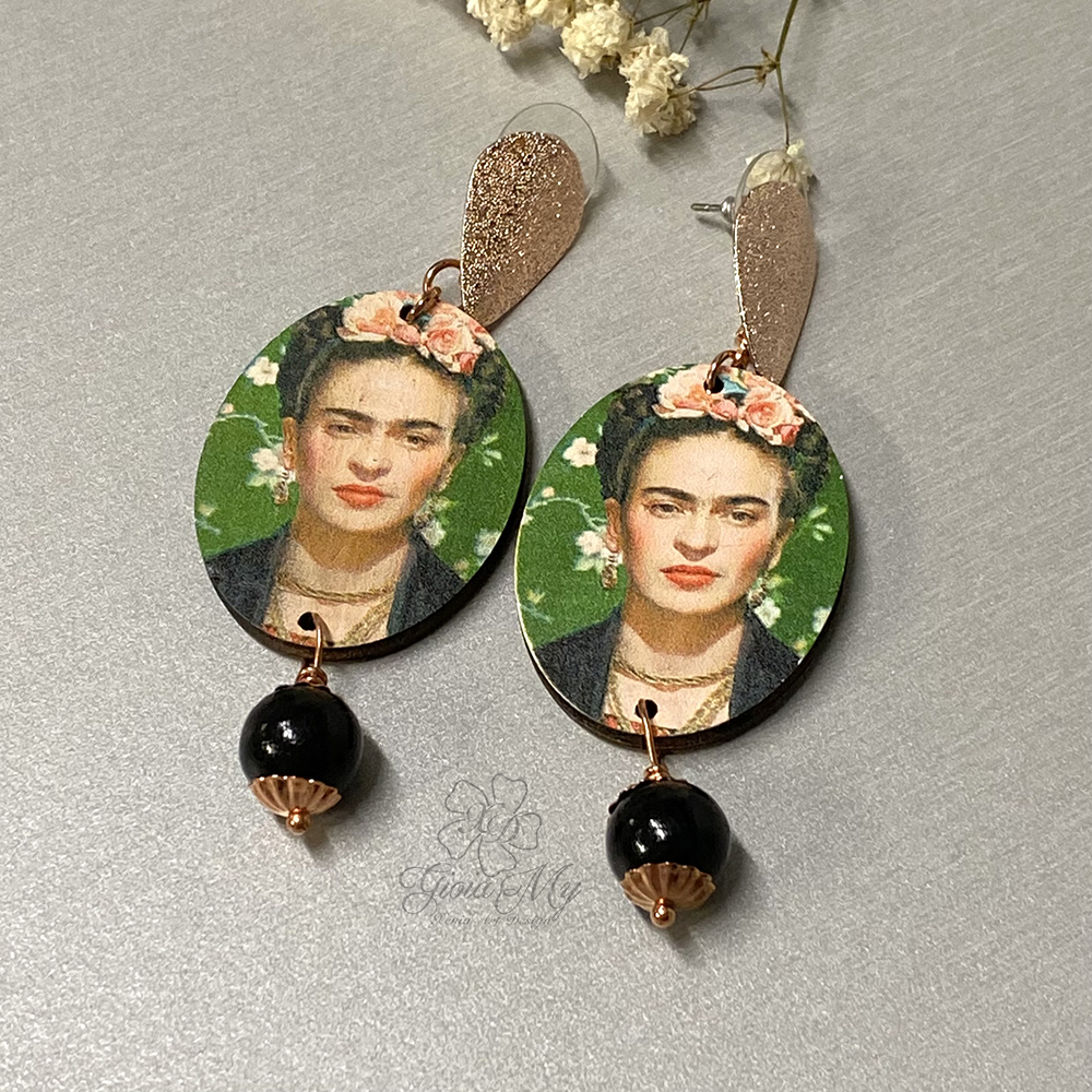 orecchini pendenti con Frida leggeri e colorati