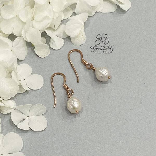 Orecchini con perla naturale piccoli in argento rosa
