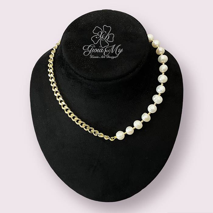 Collana artigianale con perle naturali e catena