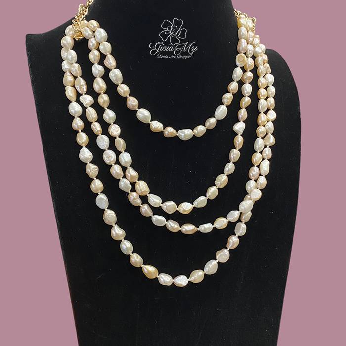 Collana artigianale e elegante con perle naturali