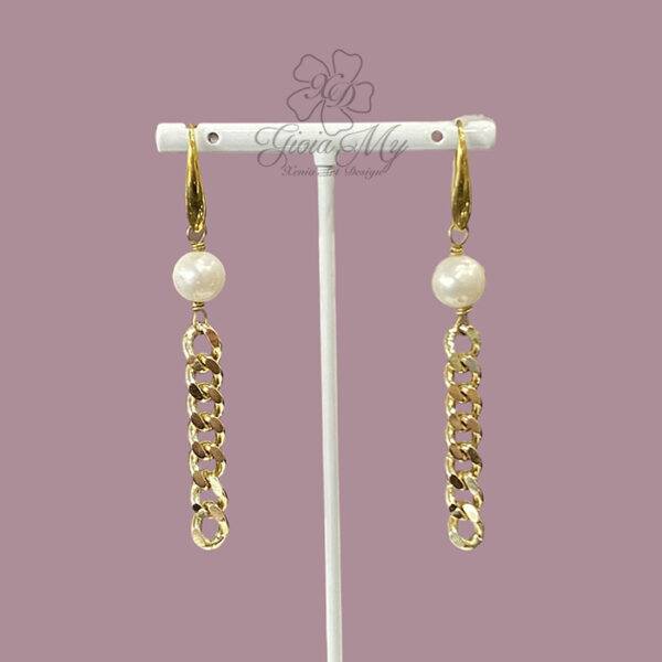 Orecchini pendenti perla bianca naturale e catena dorata
