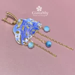 Orecchini grandi assimetrici blu mongolfiera e nuvola con apatite azzurra