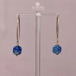 Orecchini con cianite blu in argento rosa