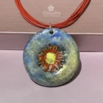 Ciondolo fiore stilizzato con cordoncino rosso grande
